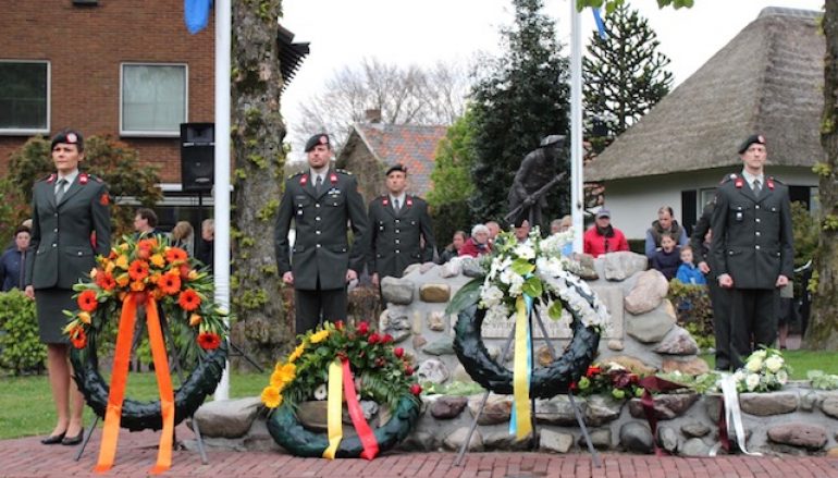 Indrukwekkende Dodenherdenking op de Putbrink